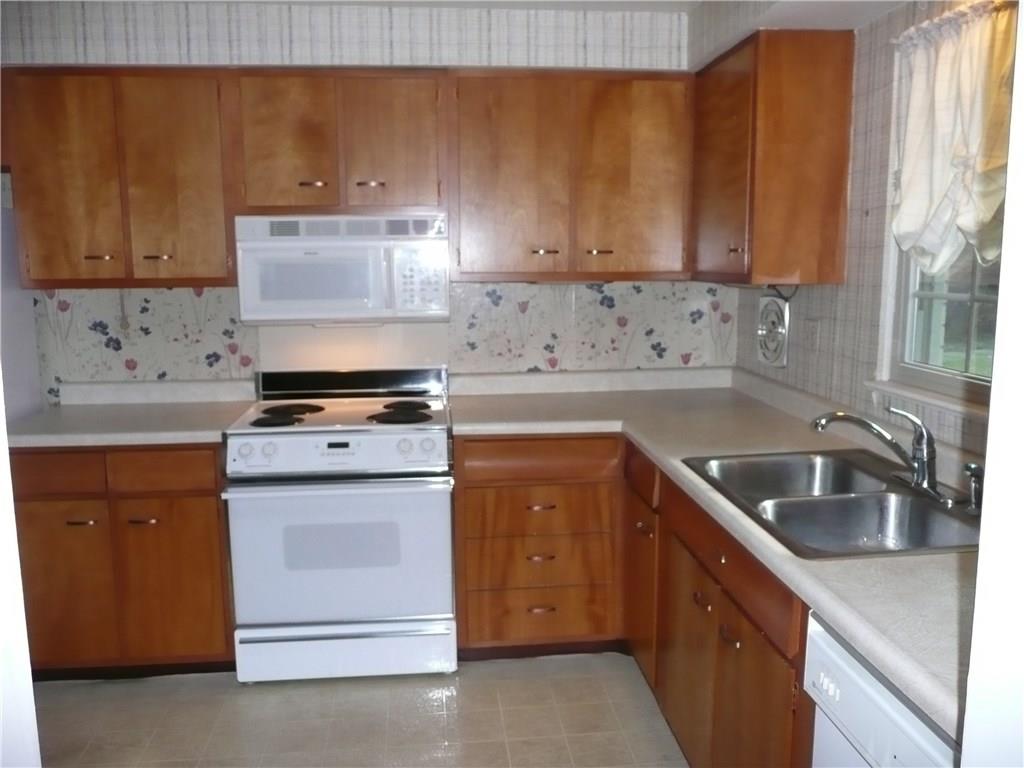234 Lytton Road Coraopolis, PA 15108 - Photo 7 of 20 COMPLETE WITH ELECTRIC STOVE, MICROWAVE, REFRIGERATOR, AND DISHWASHER