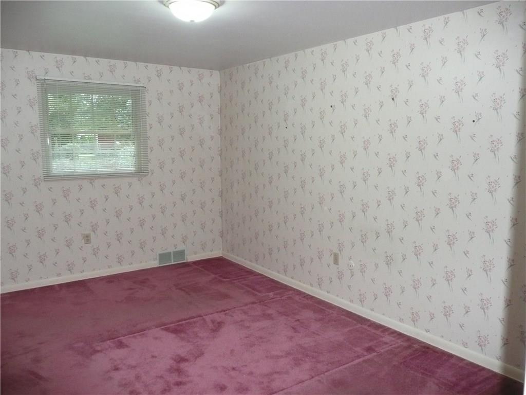 234 Lytton Road Coraopolis, PA 15108 - Photo 9 of 20 MASTER BEDROOM WITH ADJOINING BATH, AND HARDWOOD UNDER CARPET