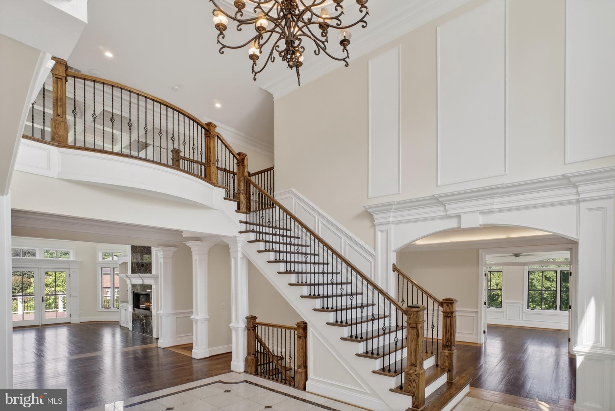 7112 Georgetown Pike McLean, VA 22101 - Photo 20 of 59 Foyer