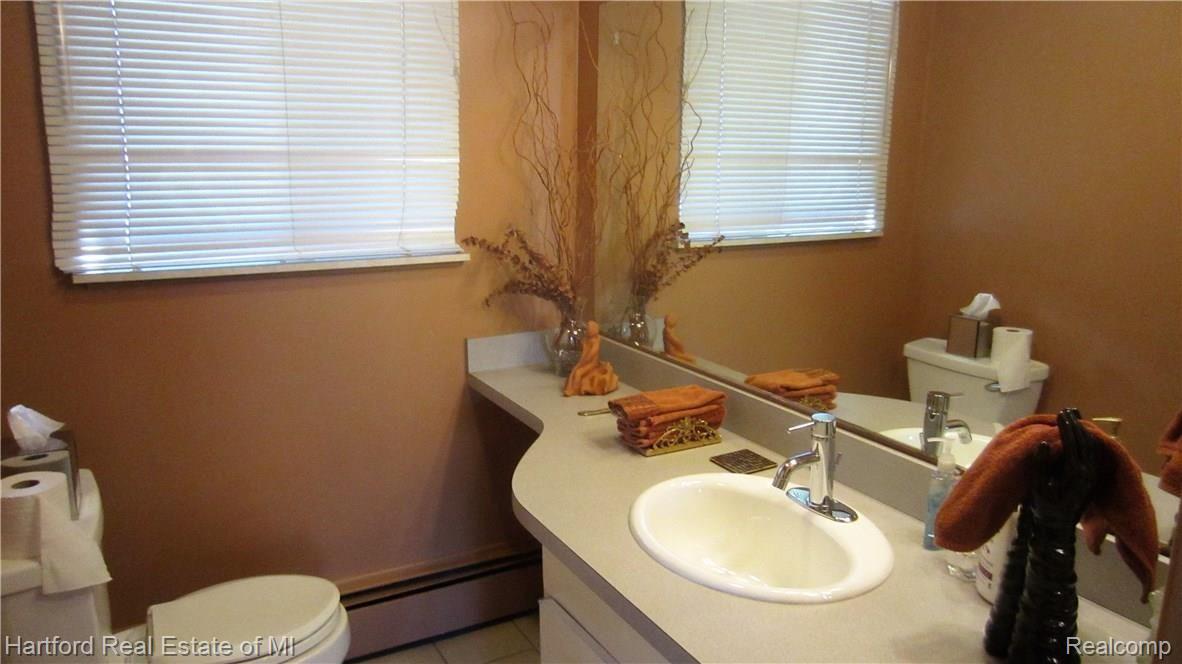 36102 Paddleford Road Farmington, MI 48331 - Photo 10 of 37 IMG_5021.JPG