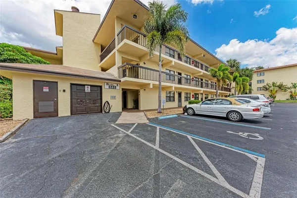 $1,175 | 305 30th Avenue West, Unit A210, Bradenton, FL 34205
