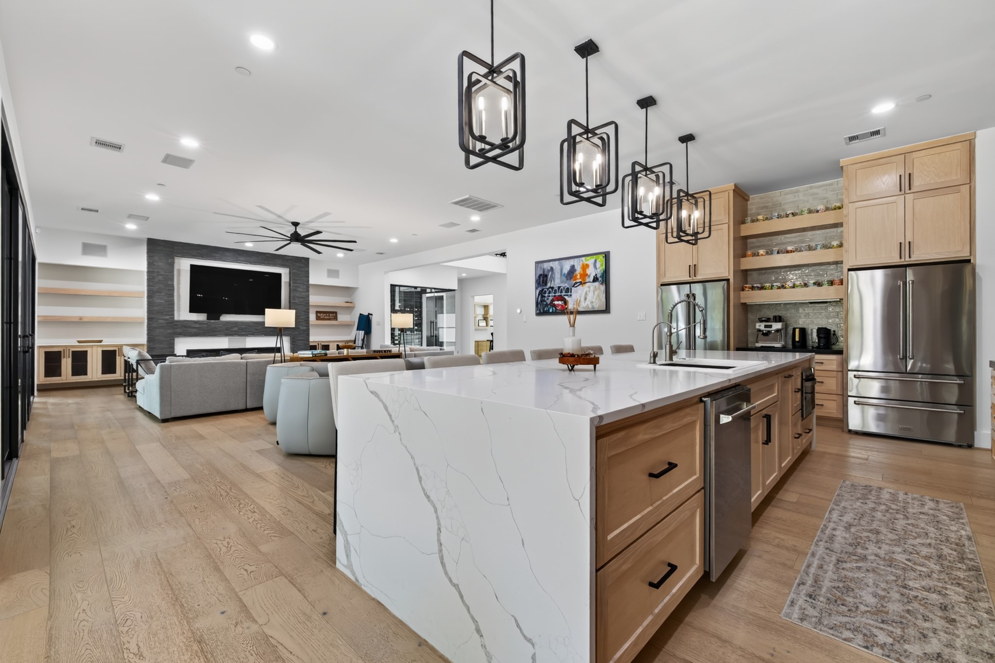 1432 Bingle Road Houston, TX 77055 - Photo 18 of 50 Gallery Image 18