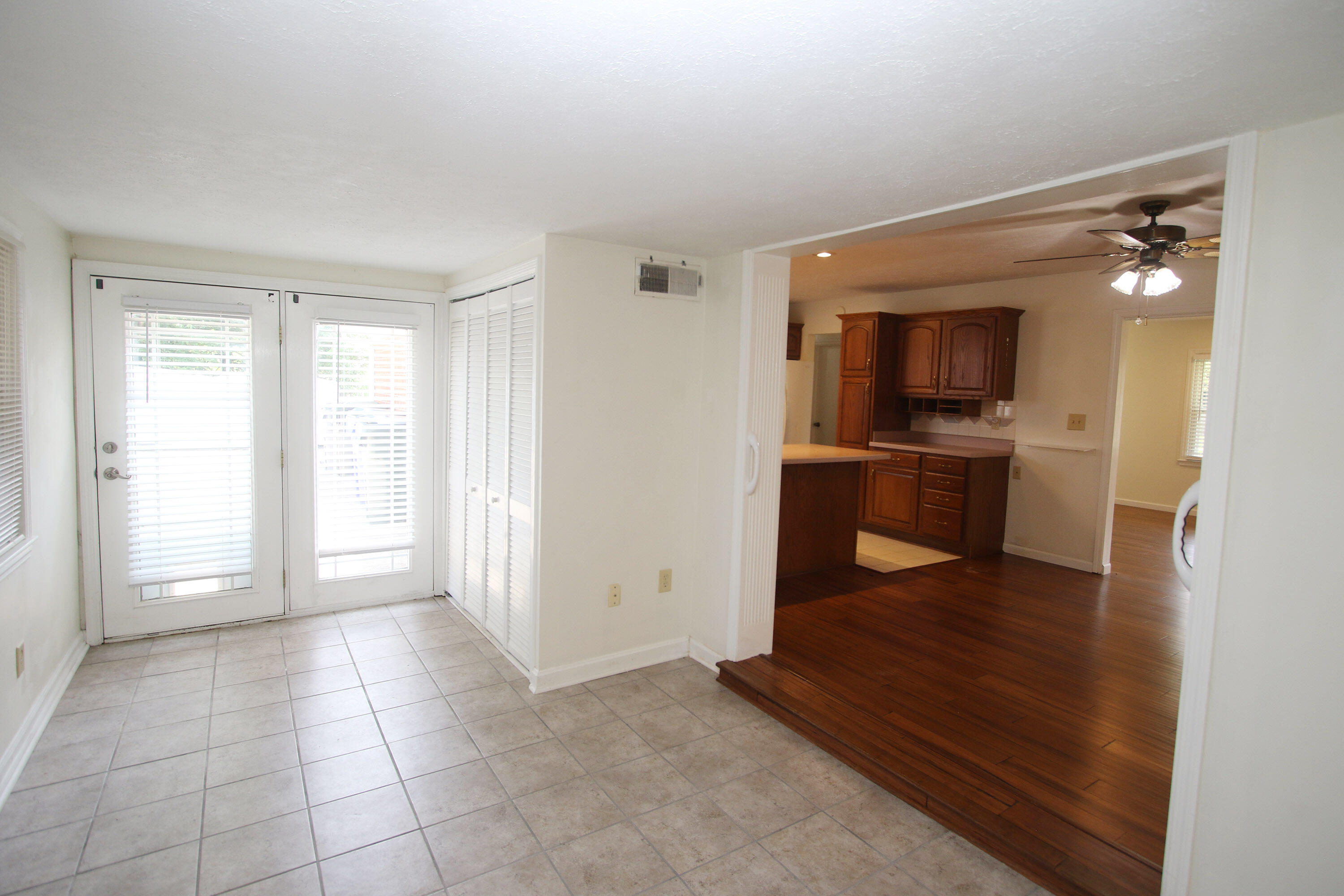 1035 Castleton Way Lexington, KY 40517 - Photo 16 of 44 16