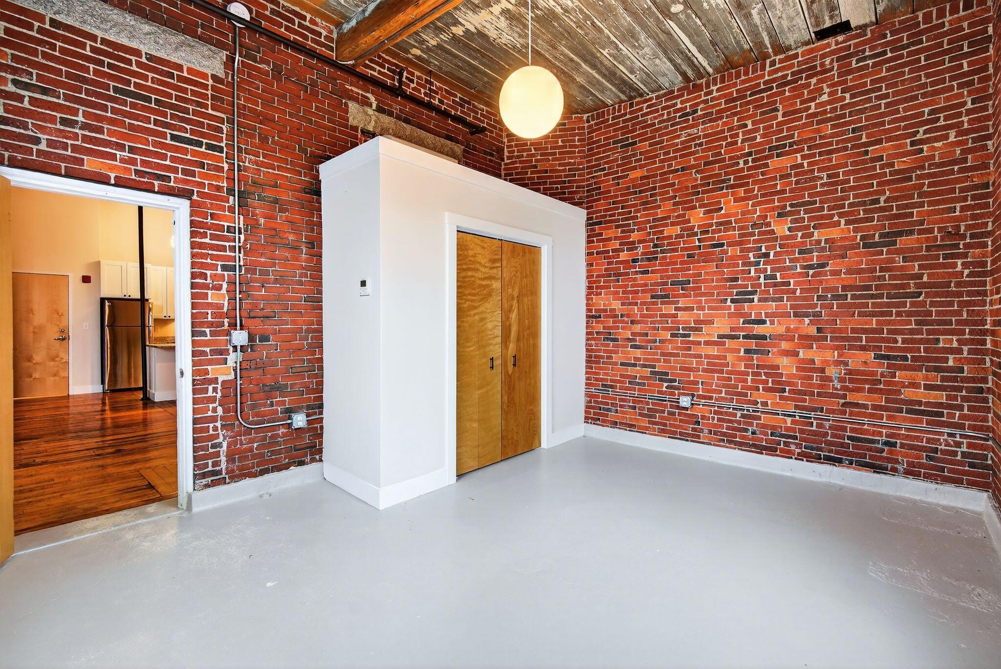 2 Main Street, Unit 15505 Biddeford, ME 04005 - Photo 17 of 53 Character Galore! 15-505