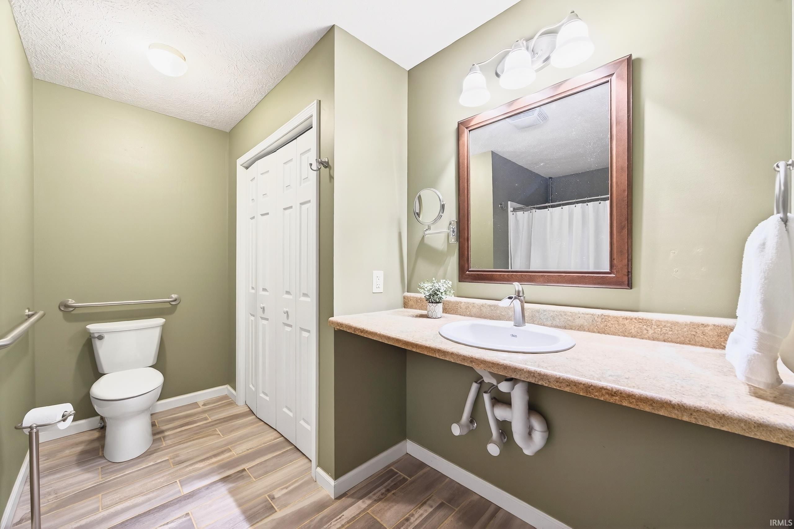 206 Woodcliff Way Bedford, IN 47421 - Photo 28 of 36