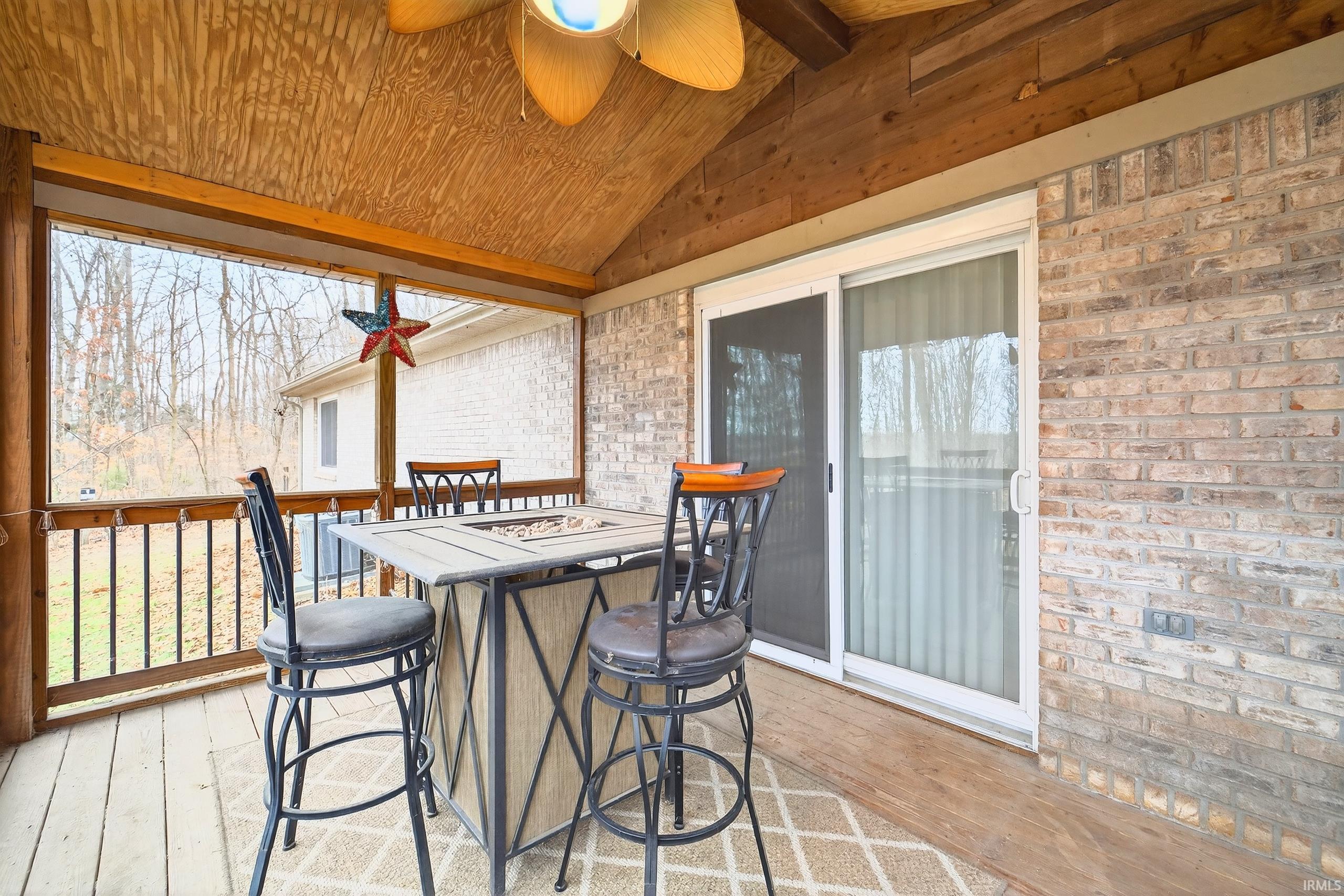 206 Woodcliff Way Bedford, IN 47421 - Photo 5 of 36