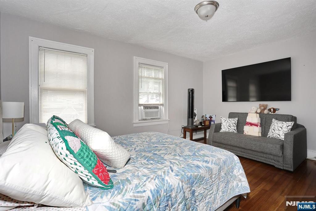 21 Haring Street Bergenfield, NJ 07621 - Photo 18 of 37