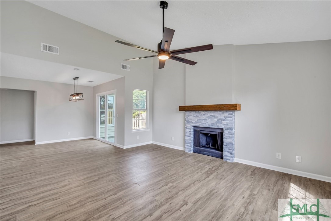 124 Ropemaker Lane Savannah, GA 31410 - Photo 3 of 32