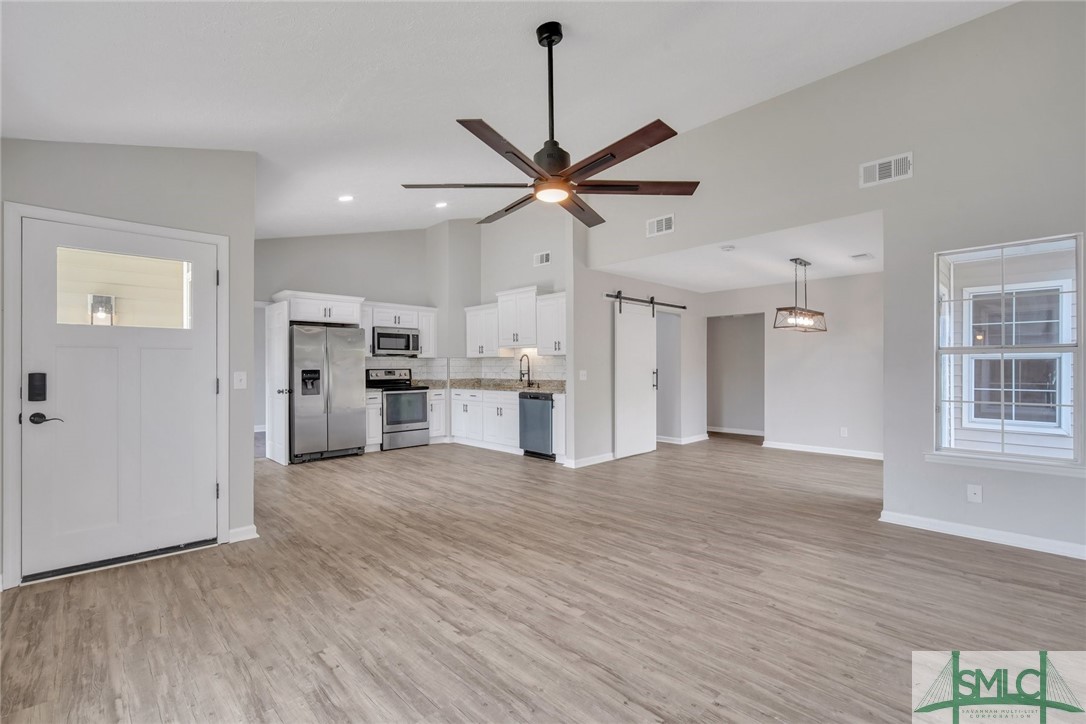 124 Ropemaker Lane Savannah, GA 31410 - Photo 4 of 32