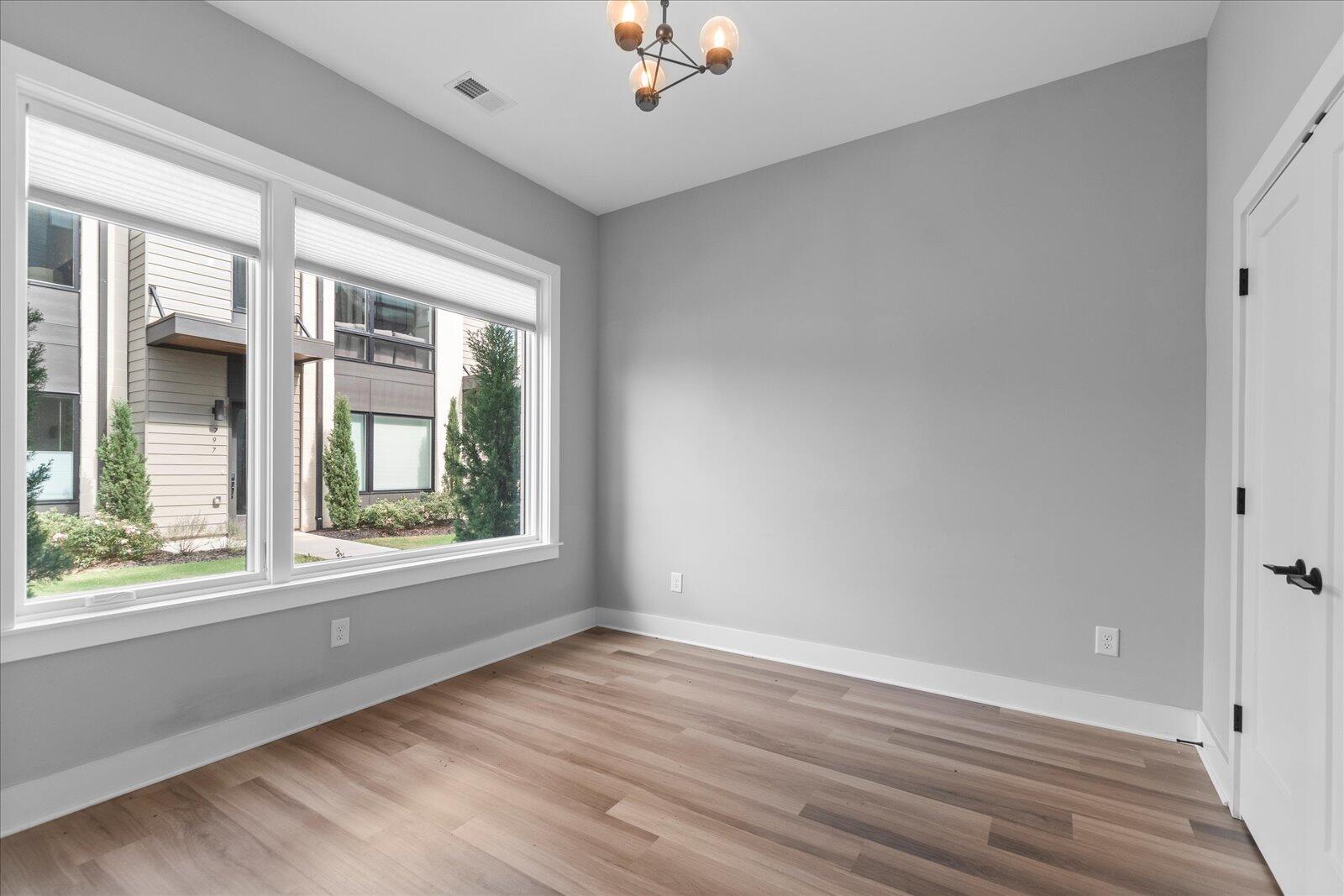 821 Burnside Place Chattanooga, TN 37408 - Photo 3 of 12 09-821 Burnside-9s