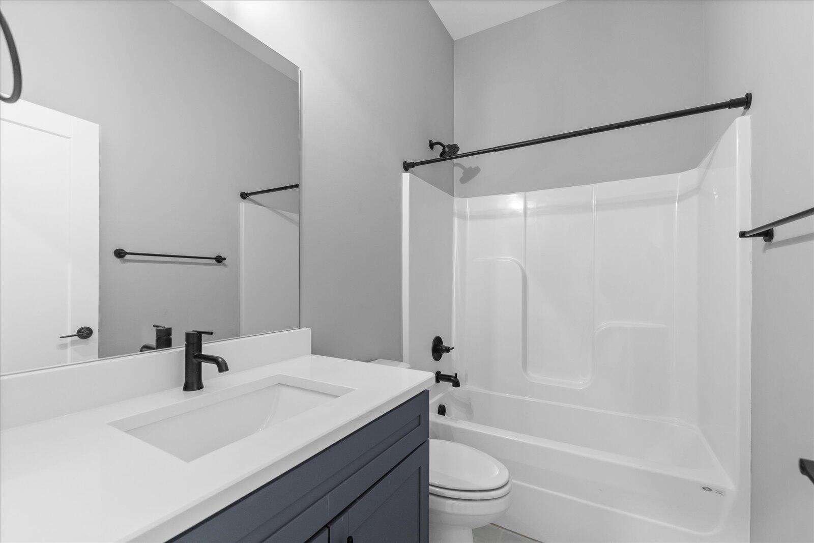 821 Burnside Place Chattanooga, TN 37408 - Photo 4 of 12 10-821 Burnside-10s