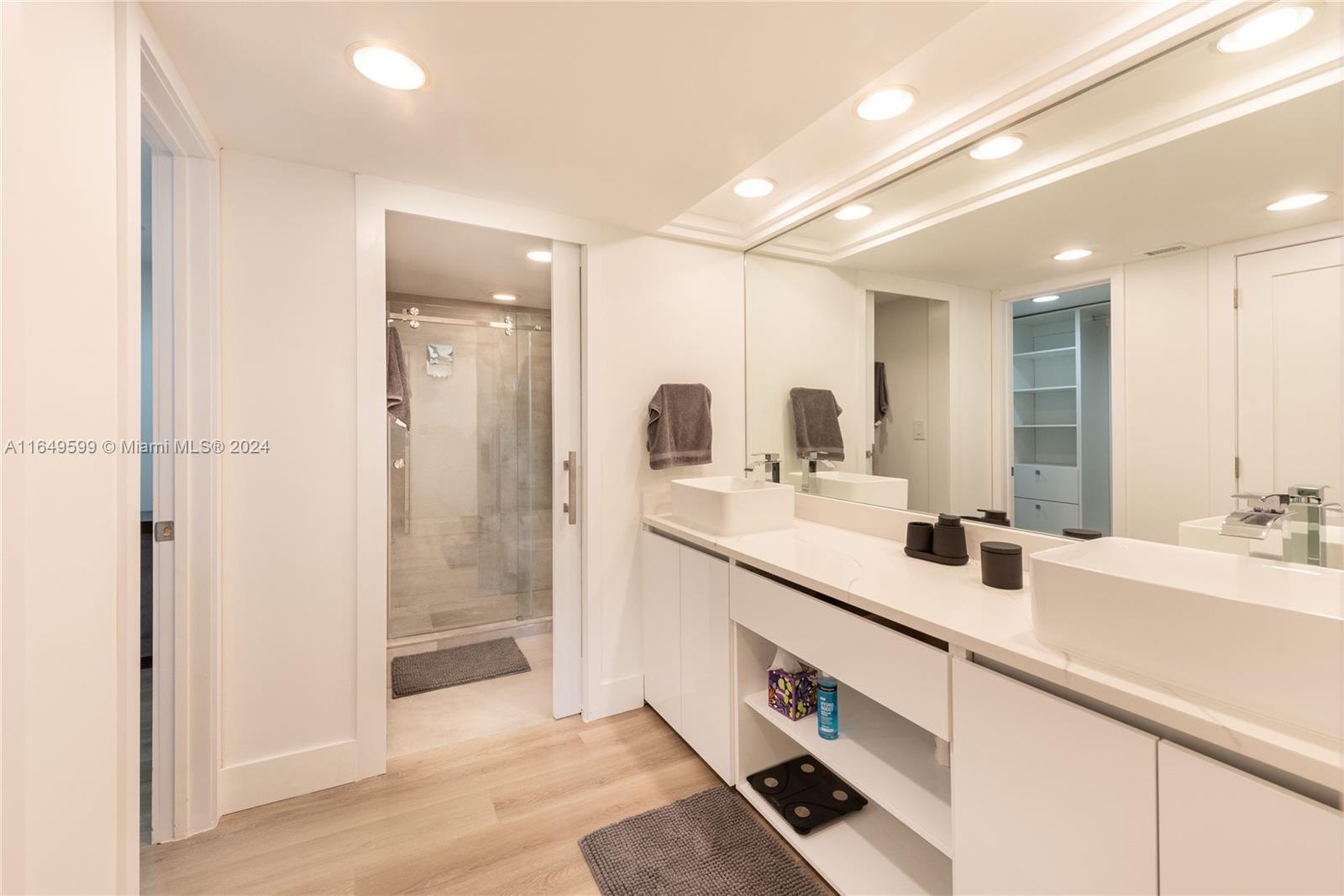 1111 Crandon Boulevard, Unit A306 Key Biscayne, FL 33149 - Photo 15 of 29