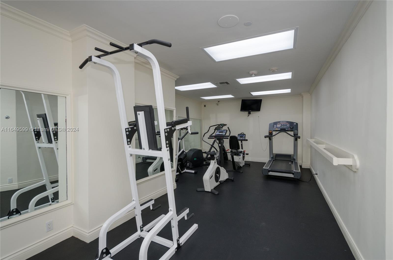 1111 Crandon Boulevard, Unit A306 Key Biscayne, FL 33149 - Photo 23 of 29