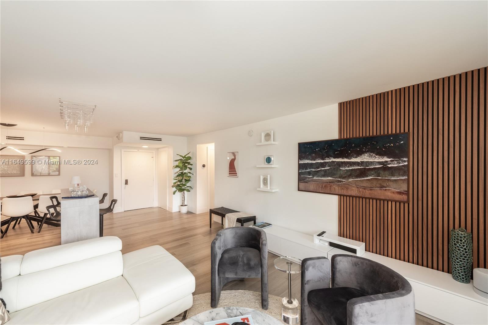 1111 Crandon Boulevard, Unit A306 Key Biscayne, FL 33149 - Photo 4 of 29