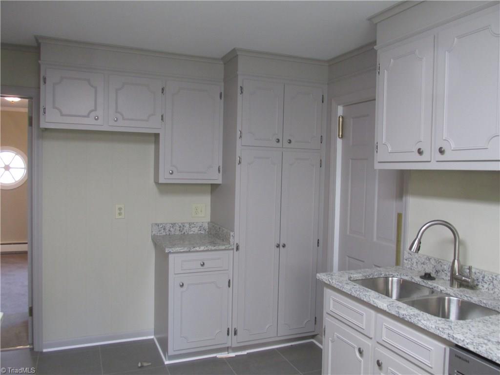 910 Croyden Street High Point, NC 27262 - Photo 11 of 23 Gallery Image 11
