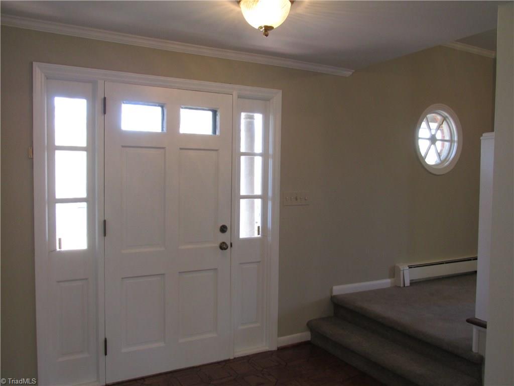 910 Croyden Street High Point, NC 27262 - Photo 4 of 23 Gallery Image 4