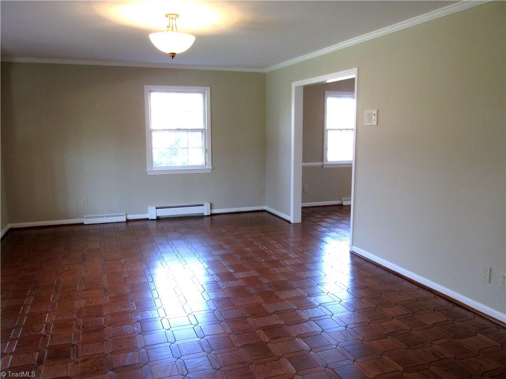 910 Croyden Street High Point, NC 27262 - Photo 7 of 23 Gallery Image 7