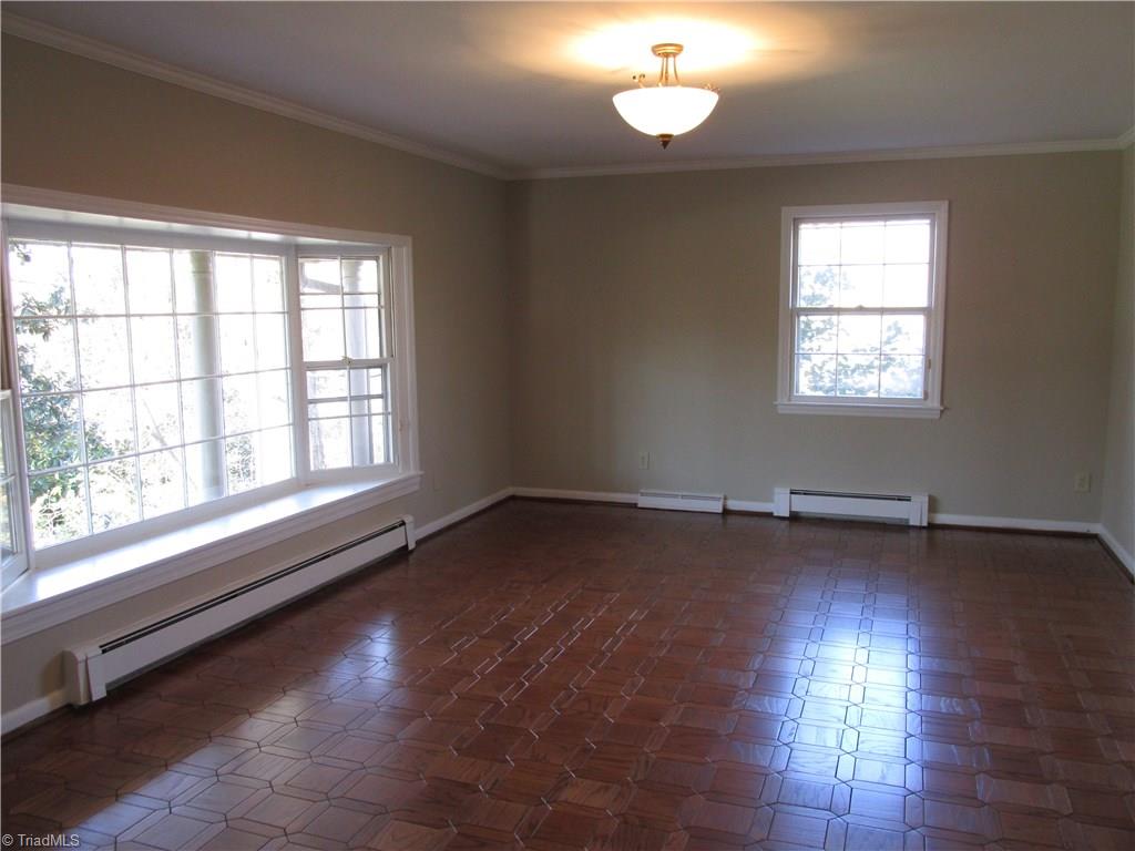 910 Croyden Street High Point, NC 27262 - Photo 8 of 23 Gallery Image 8
