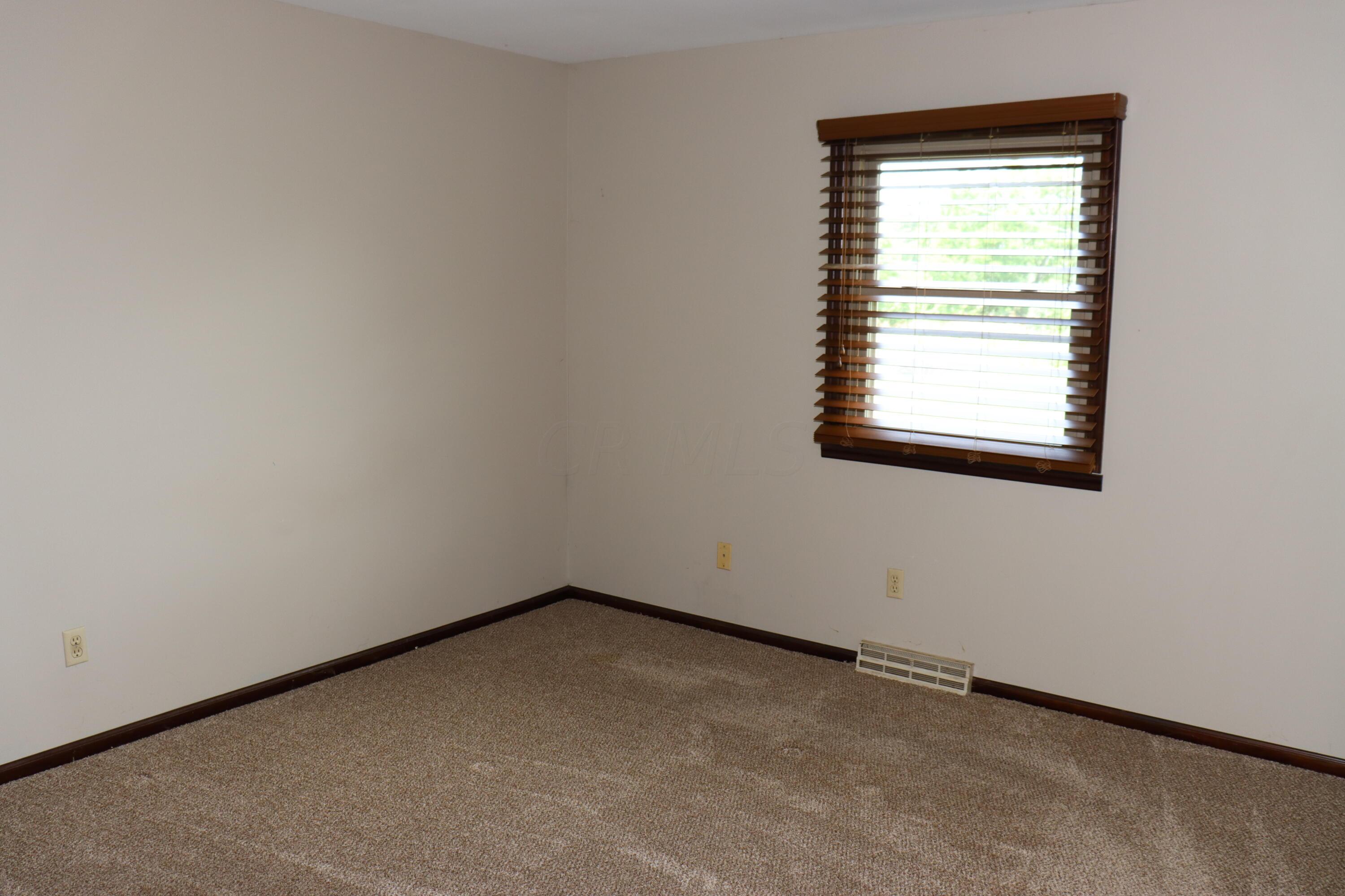 12715 Commercial Point Road Ashville, OH 43103 - Photo 14 of 34 Gallery Image 14