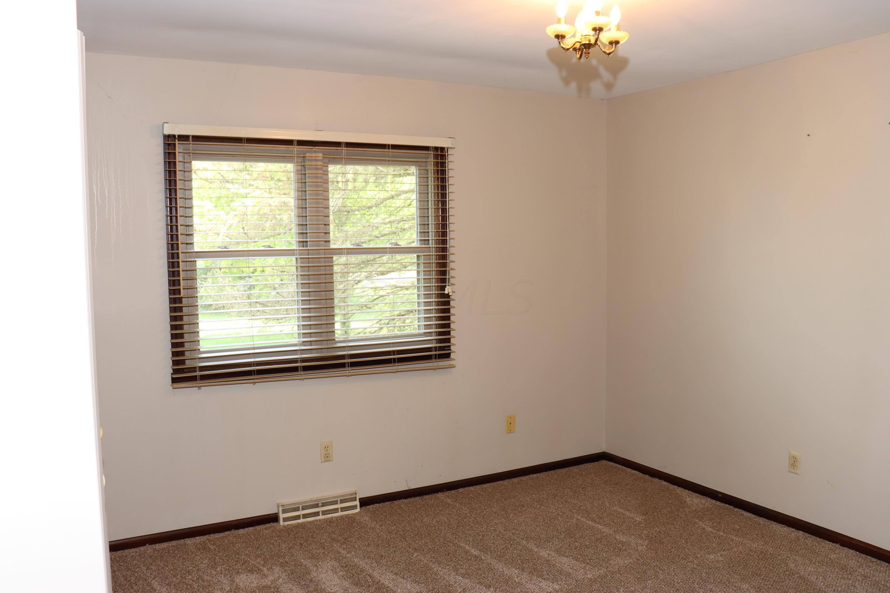 12715 Commercial Point Road Ashville, OH 43103 - Photo 17 of 34 Gallery Image 17