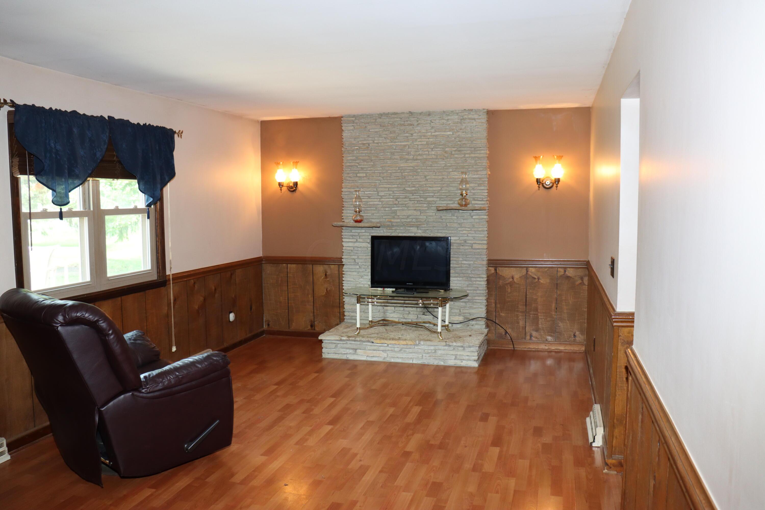 12715 Commercial Point Road Ashville, OH 43103 - Photo 8 of 34 Gallery Image 8