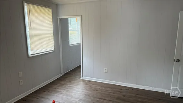 $1,800 | 918 Lynah Street, Savannah, GA 31415