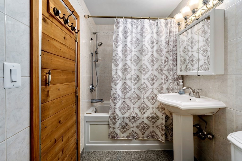 25 Francis Road Sharon, MA 02067 - Photo 17 of 32 Gallery Image 17