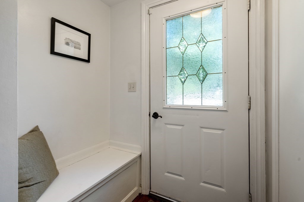 25 Francis Road Sharon, MA 02067 - Photo 4 of 32 Gallery Image 4