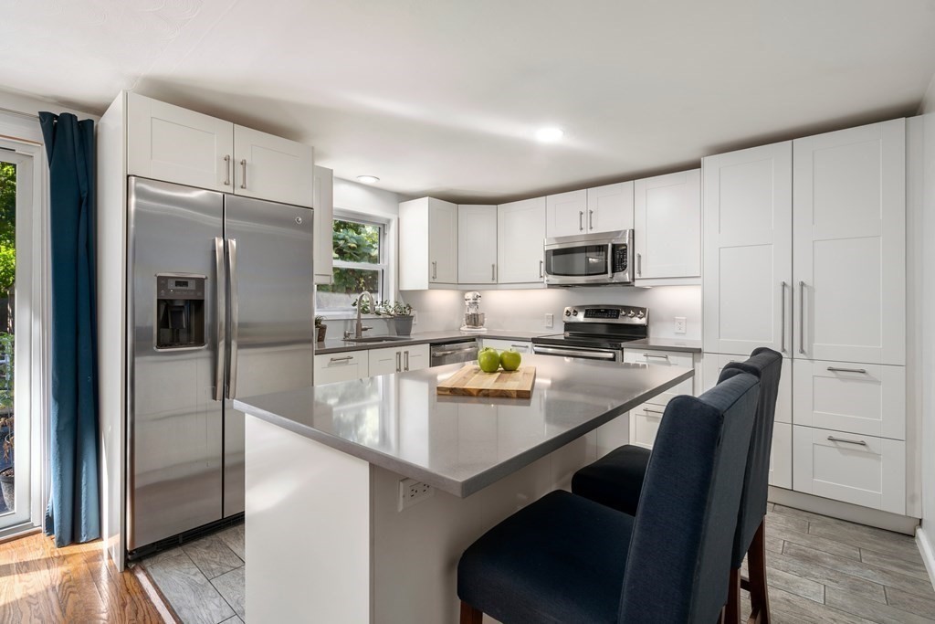 25 Francis Road Sharon, MA 02067 - Photo 8 of 32 Gallery Image 8