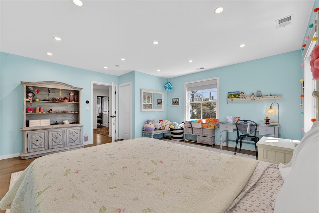 377 Walnut Street Newton, MA 02460 - Photo 21 of 41