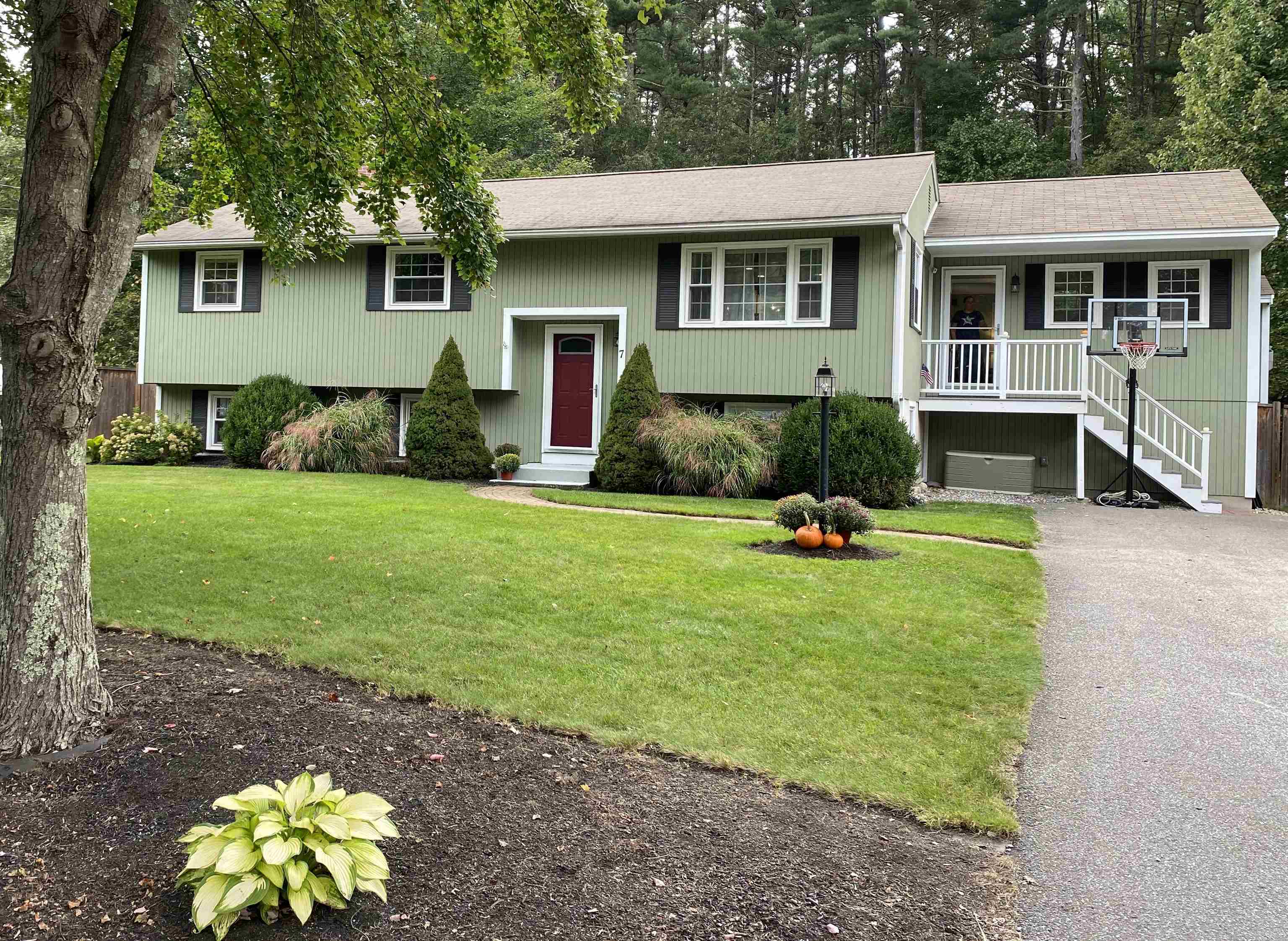 7 Derry Street Merrimack, NH 03054 - Photo 1 of 22 Gallery Image 1