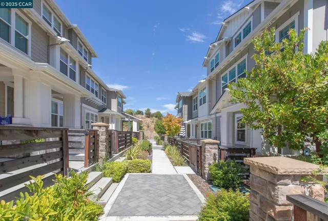 $1,375,000 | 118 Wallace Circle, Moraga, CA 94556