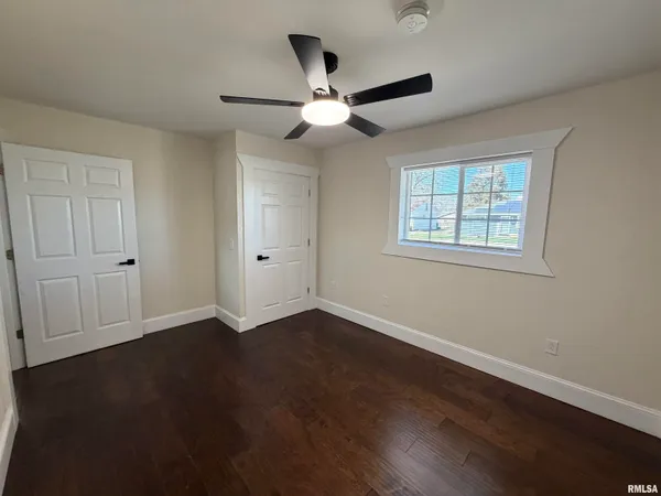 $136,000 | 1064 Johnston Street, Galesburg, IL 61401