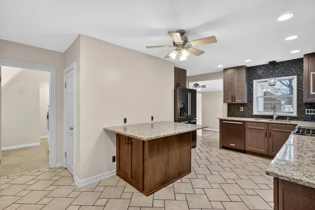 $549,000 | 9 East Beech Street, Three Oaks, MI 49128