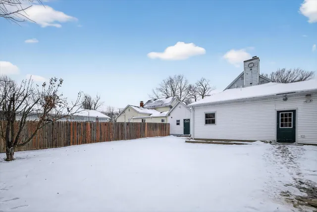 $549,000 | 9 East Beech Street, Three Oaks, MI 49128