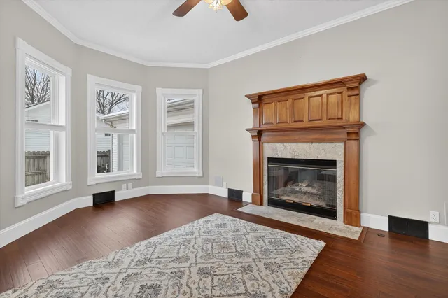 $549,000 | 9 East Beech Street, Three Oaks, MI 49128