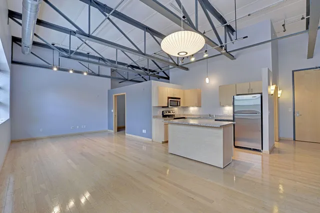 $1,895 | 111 East Franklin Avenue, Unit 307, Minneapolis, MN 55404