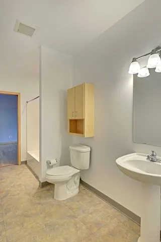 $1,895 | 111 East Franklin Avenue, Unit 307, Minneapolis, MN 55404