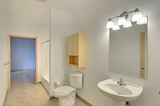 $1,895 | 111 East Franklin Avenue, Unit 307, Minneapolis, MN 55404