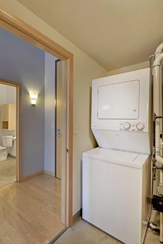 $1,895 | 111 East Franklin Avenue, Unit 307, Minneapolis, MN 55404