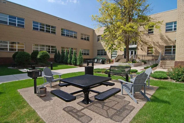 $1,895 | 111 East Franklin Avenue, Unit 307, Minneapolis, MN 55404