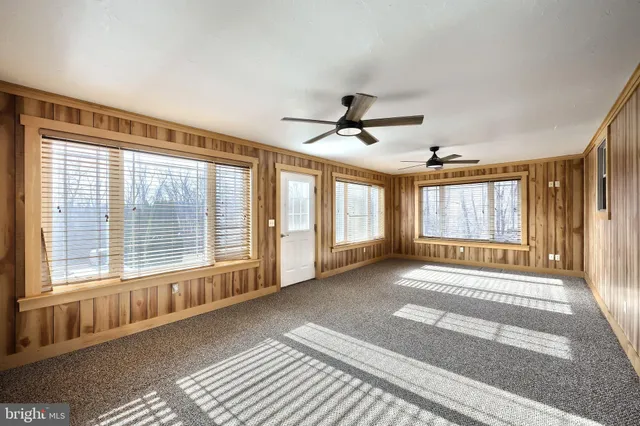 a view of utility room