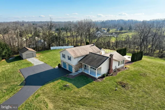 $389,900 | 90 Vida Lane, Dover, PA 17315