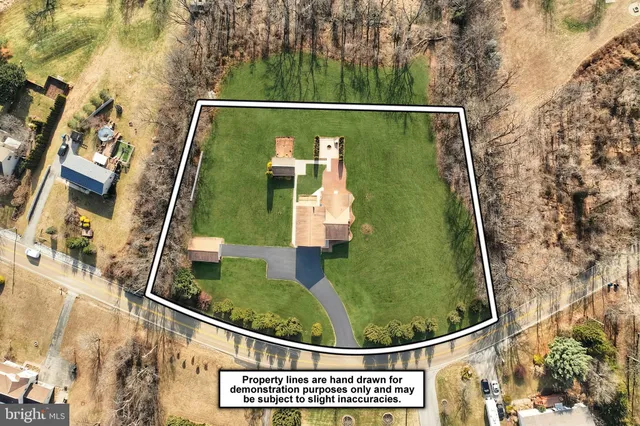 $389,900 | 90 Vida Lane, Dover, PA 17315