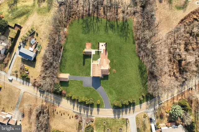 $389,900 | 90 Vida Lane, Dover, PA 17315