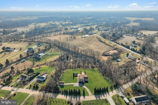 $389,900 | 90 Vida Lane, Dover, PA 17315