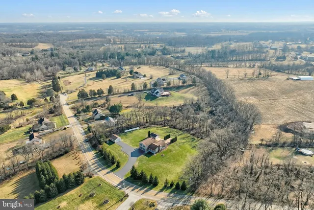 $389,900 | 90 Vida Lane, Dover, PA 17315