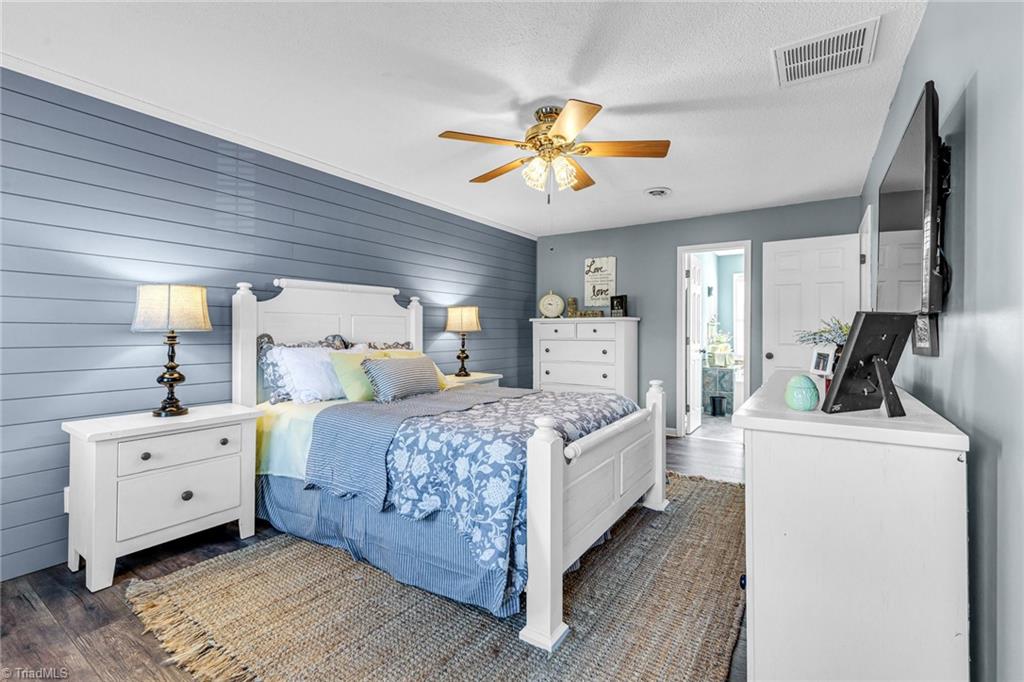 3861 Sandlewood Road High Point, NC 27265 - Photo 11 of 25 Gallery Image 11