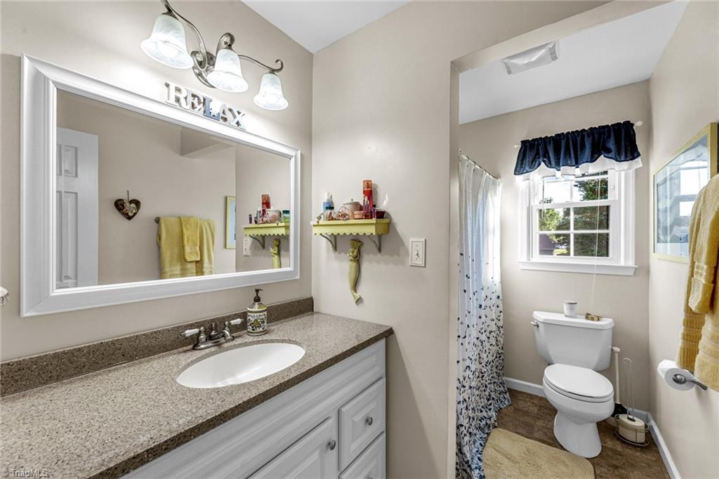 3861 Sandlewood Road High Point, NC 27265 - Photo 17 of 25 Gallery Image 17