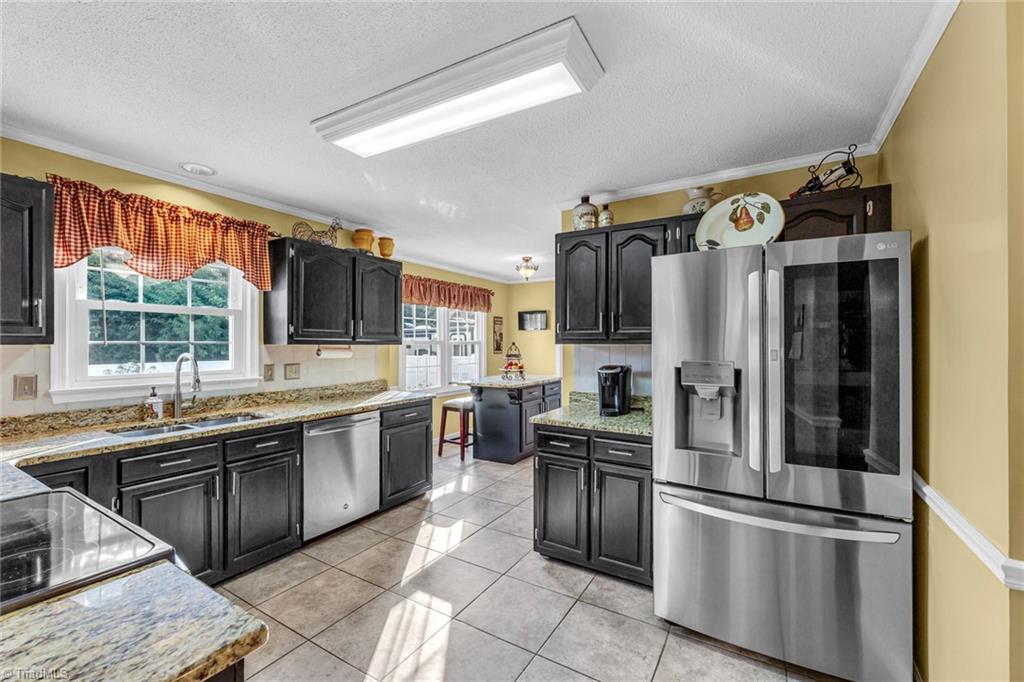 3861 Sandlewood Road High Point, NC 27265 - Photo 8 of 25 Gallery Image 8